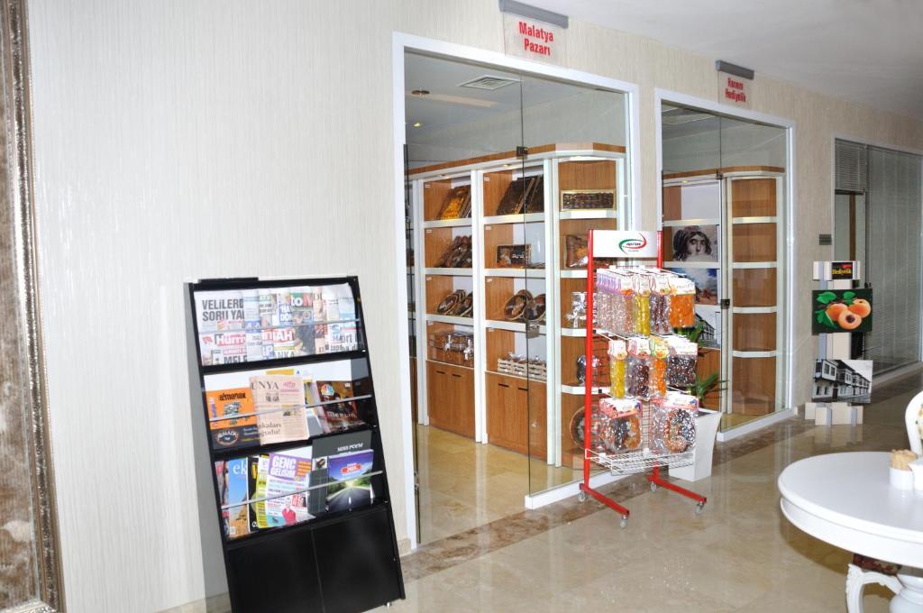Hanem Hotel มาลัทยา ภายนอก รูปภาพ